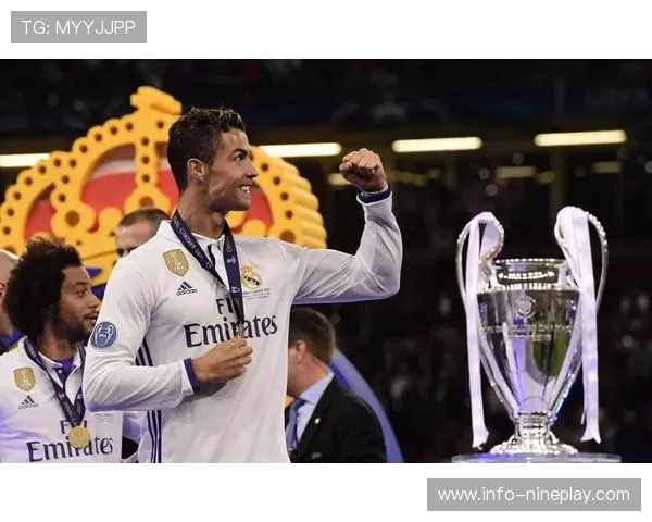 C罗经典造型大集合 展现足球巨星的不同魅力与风采