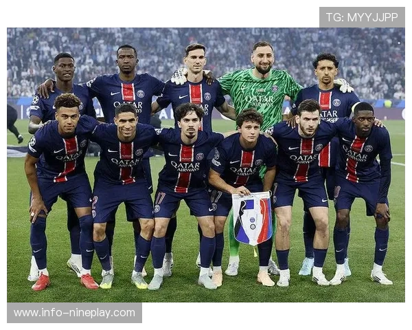 全球足球明星球队排名揭晓各大豪门实力对比与新赛季前瞻分析