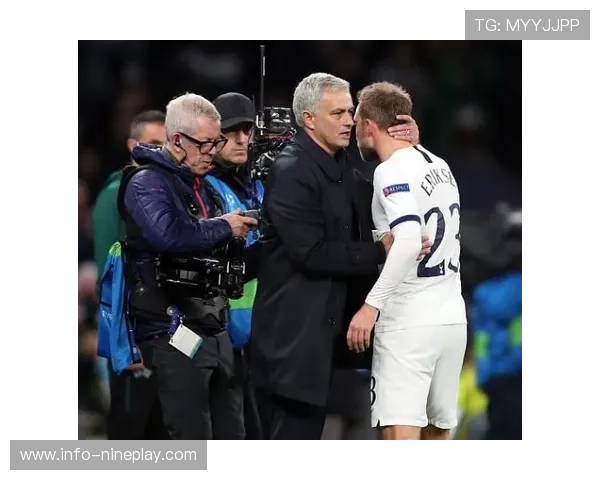 足球球星情商对比赛表现与团队协作的深远影响分析 足球球星情商对比赛表现与团队协作的深远影响分析